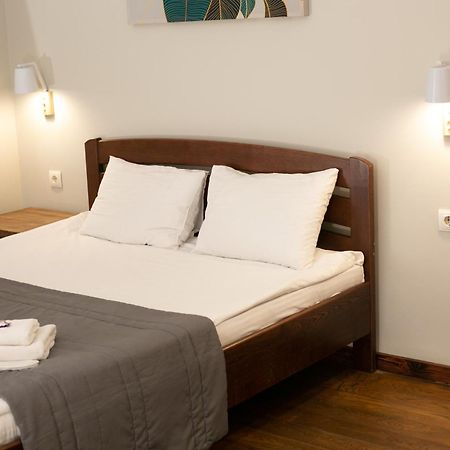 Nebos Hotel & Restaurant 伊万诺-弗兰科夫斯克 外观 照片
