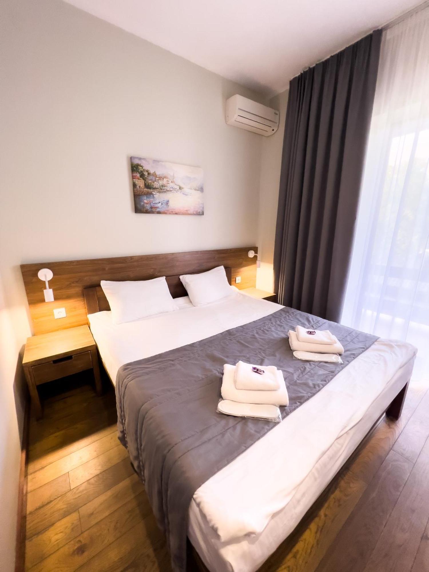 Nebos Hotel & Restaurant 伊万诺-弗兰科夫斯克 外观 照片